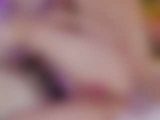 Nicole MILF webcam performer live streaming
