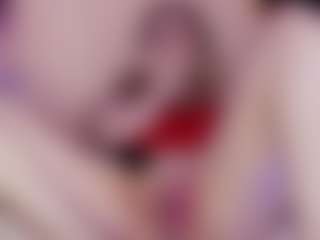 Nicole MILF webcam performer live streaming