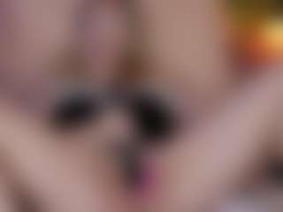 Live cam show with Nicole - Fuck Machine on Free Soda