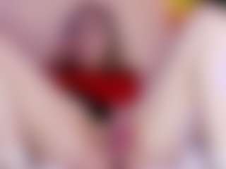 Nicole MILF webcam performer live streaming