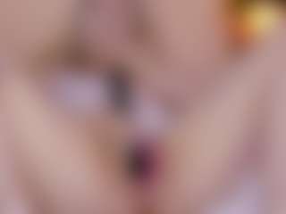 Live cam show with Nicole - Small Tits Mature on sexylive.show