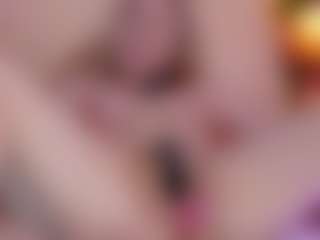 Live cam show with Nicole - Blue Eyes on SxyPornLive