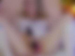 Nicole MILF webcam performer live streaming