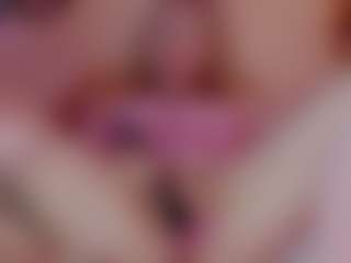 Nicole MILF webcam performer live streaming
