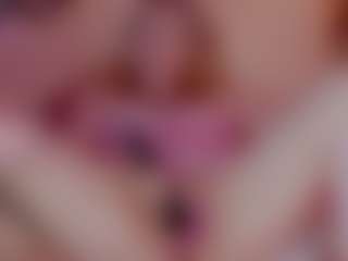 Nicole MILF webcam performer live streaming