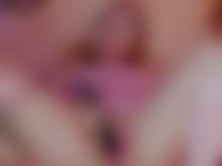 Nicole MILF webcam performer live streaming