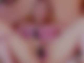 Nicole MILF webcam performer live streaming
