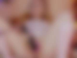 Nicole MILF webcam performer live streaming
