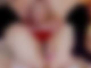 Nicole MILF webcam performer live streaming