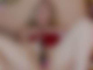 Live cam show with Nicole - Blonde Hair MILF on Fling VIP Chat