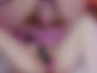 Live cam show with Nicole - Blonde Hair Middle Aged on Camsoda