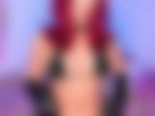 Live cam show with Powergirl Gwen - Spanks on Dolls Live