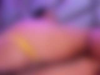 Live cam show with Hanna - Ebony on Camsoda
