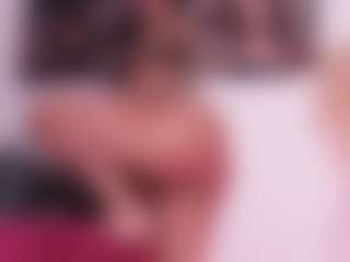 Live cam show with Ariana - Curvy on hrnylive.com
