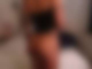 Live cam show with Lauren Saenz - Body Builder on luckytryst.com