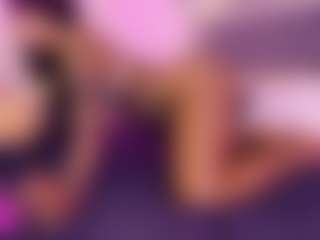 Live cam show with Lauren Saenz - Ebony MILF on liverealitysex.com