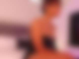 Live cam show with Lauren Saenz - Muscle on Free Soda