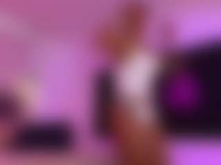 Live cam show with Lauren Saenz - Ebony MILF on milfzrlive.com