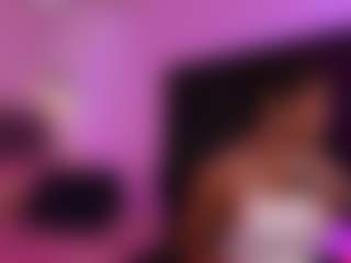 Live cam show with Lauren Saenz - Ebony MILF on instabang