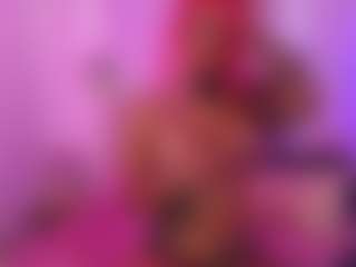 Live cam show with Lauren Saenz - Squirt MILF on madthumbs