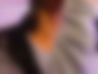 Live cam show with Lauren Saenz - Ebony MILF on livesuperchat.net