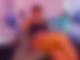 Live cam show with Lauren Saenz - Black MILF on Sweet Sext