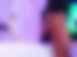 Live cam show with Lauren Saenz - Black MILF on Mixed Magazine Live