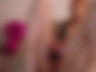 Live cam show with Deidi - Squirt Blonde Hair on Camsoda