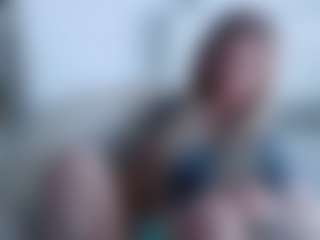 Live cam show with Deidi - Athletic Bedroom on SmokeAndPoke