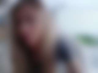 Live cam show with Deidi - Athletic Shaved Pussy on x69.live