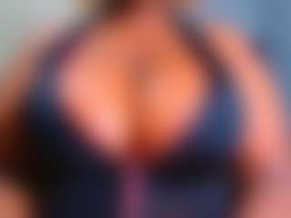 bustydiamondlover's Live Sex Cam Show