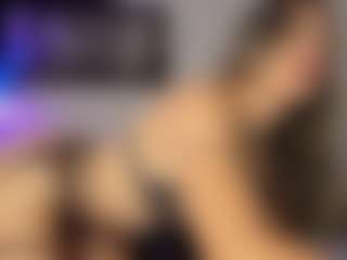 Live cam show with Adri Rogers - Nonnude on Latina Girls