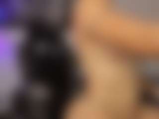 Live cam show with Adri Rogers - Twerking on sexylive.show