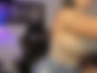 Live cam show with Adri Rogers - Blondie on CamClone