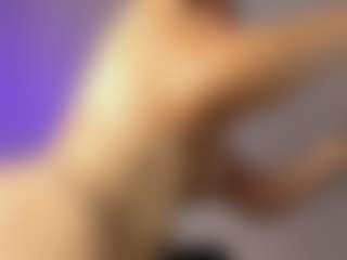 Adri Rogers's Live Sex Cam Show
