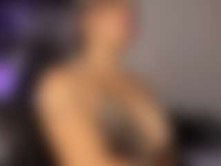 Live cam show with Adri Rogers - Squirt on livesuperchat.net