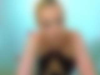 Live cam show with Allie - Moaning on SquirtSoMuch