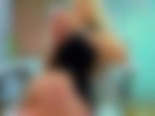 Live cam show with Allie - Handjob on Milf Play
