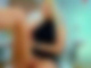 Live cam show with Allie - Moaning on sexylivex.com