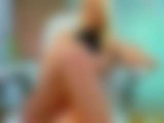 Live cam show with Allie - Handjob on eurowanks.com