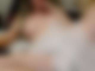 ilaiza MILF webcam performer live streaming