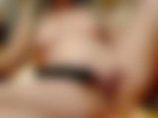Live cam show with ilaiza - Middle Aged on googirlz