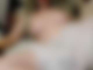 Live cam show with ilaiza - Smoking on Camsoda