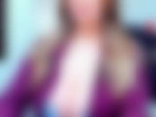 Live cam show with evelynerosse - Office on chickslive.net
