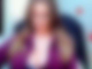 Live-Cam-Show mit evelynerosse - Office auf Camsoda