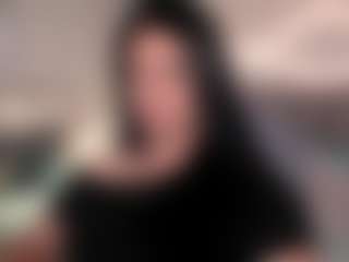 Live cam show with VERONICA - Living Room on xxxlivecams.org