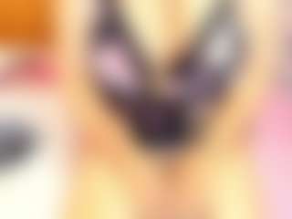 Live cam show with Esperanza Miller - Blonde Hair Middle Aged on fapnchat