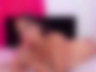 Live cam show with Selenawilliams - Living Room on AdultVida.com