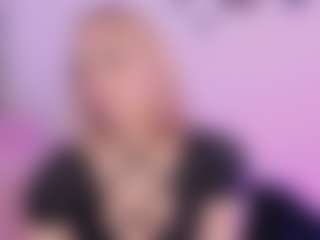 Live cam show with Mia - Big Ass Teen (18+) on AdultVida.com