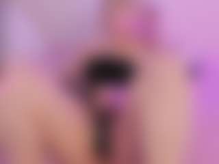 Live cam show with Mia - Green Eyes on Milf Play